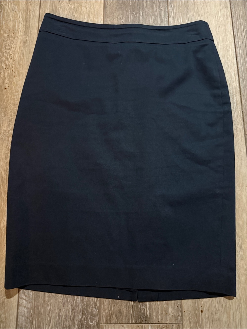 Ann Taylor classic navy pencil skirt sz 6